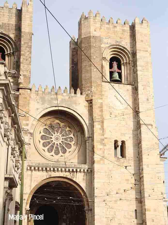 Mapa_y_Pincel_Lisboa_barrio_a _barrio _Alfama_Catedral_La_Se